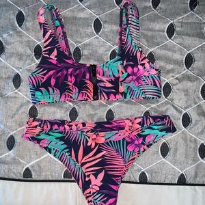 NWOT Blackbough Bikini Set